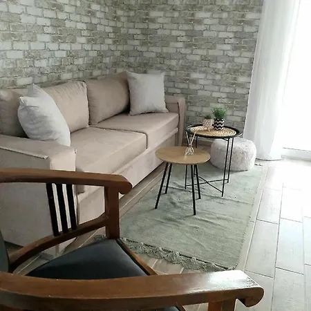 Matinas Garden House Near The Sea Apartment